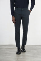 Milano Chinohose Herren in Stretch-Gabardine, Extra Slim Fit ①