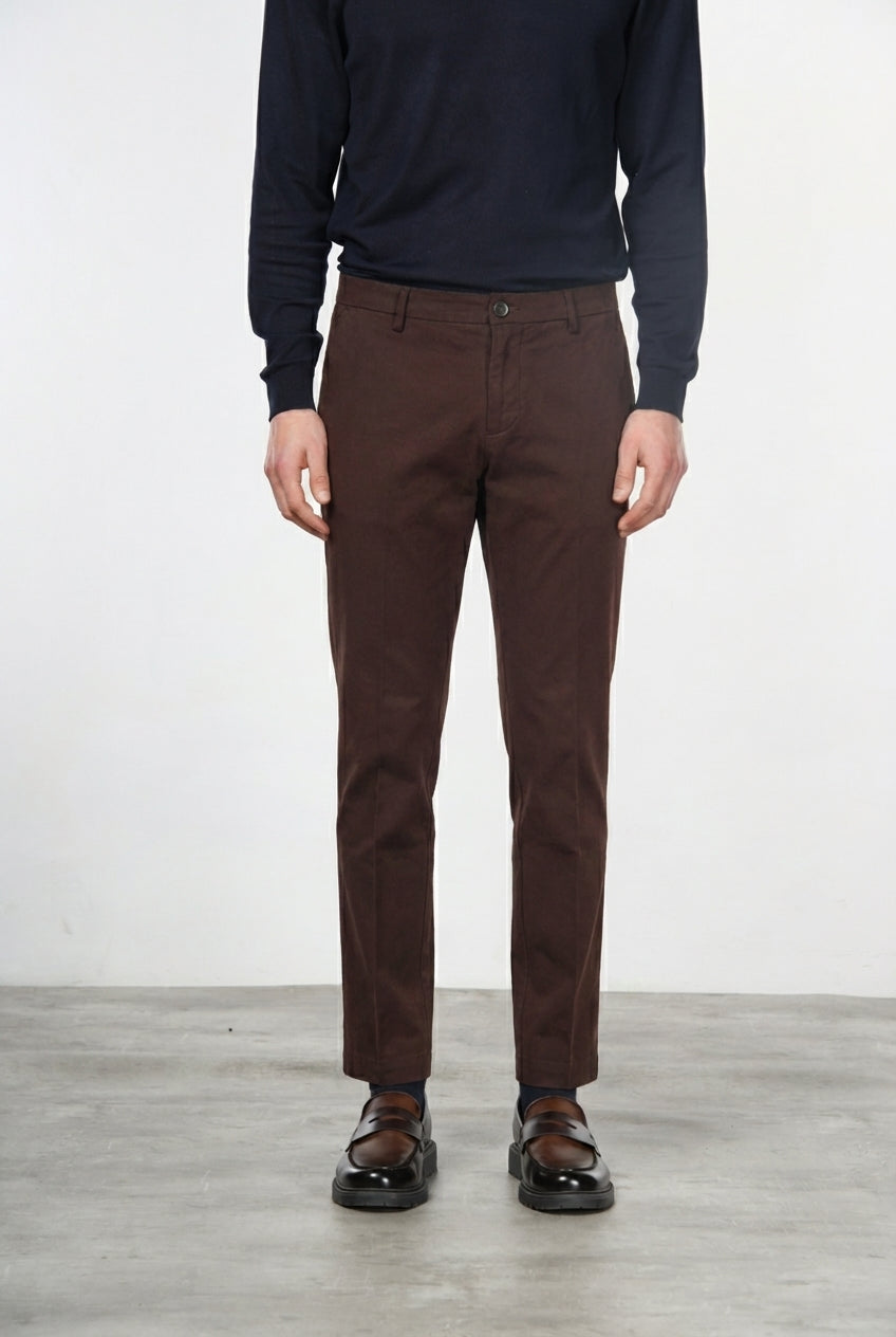 Milano pantalone chino uomo in gabardina stretch extra slim fit ①