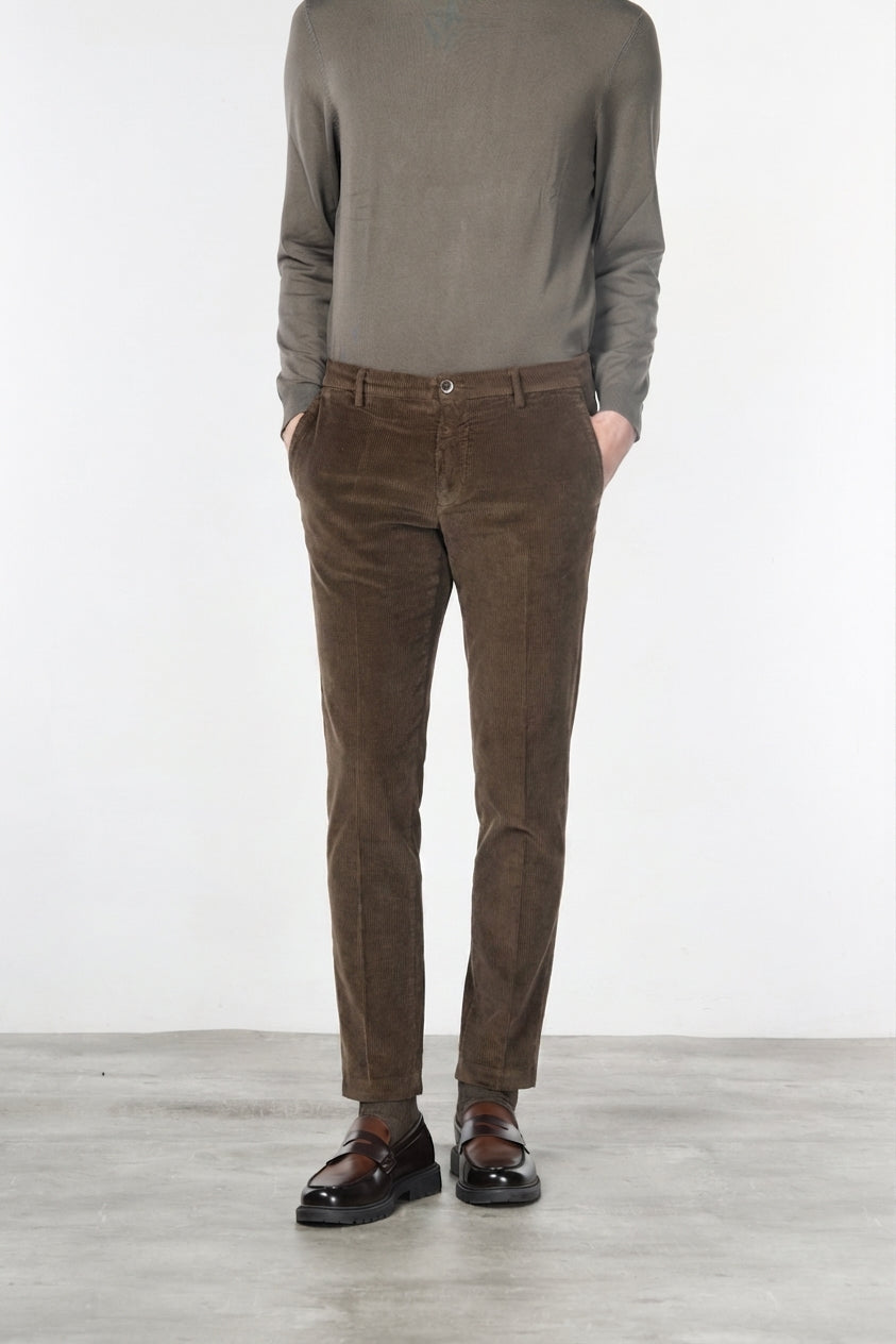Milano men’s chino pants in 500-wale corduroy, extra slim fit ①
