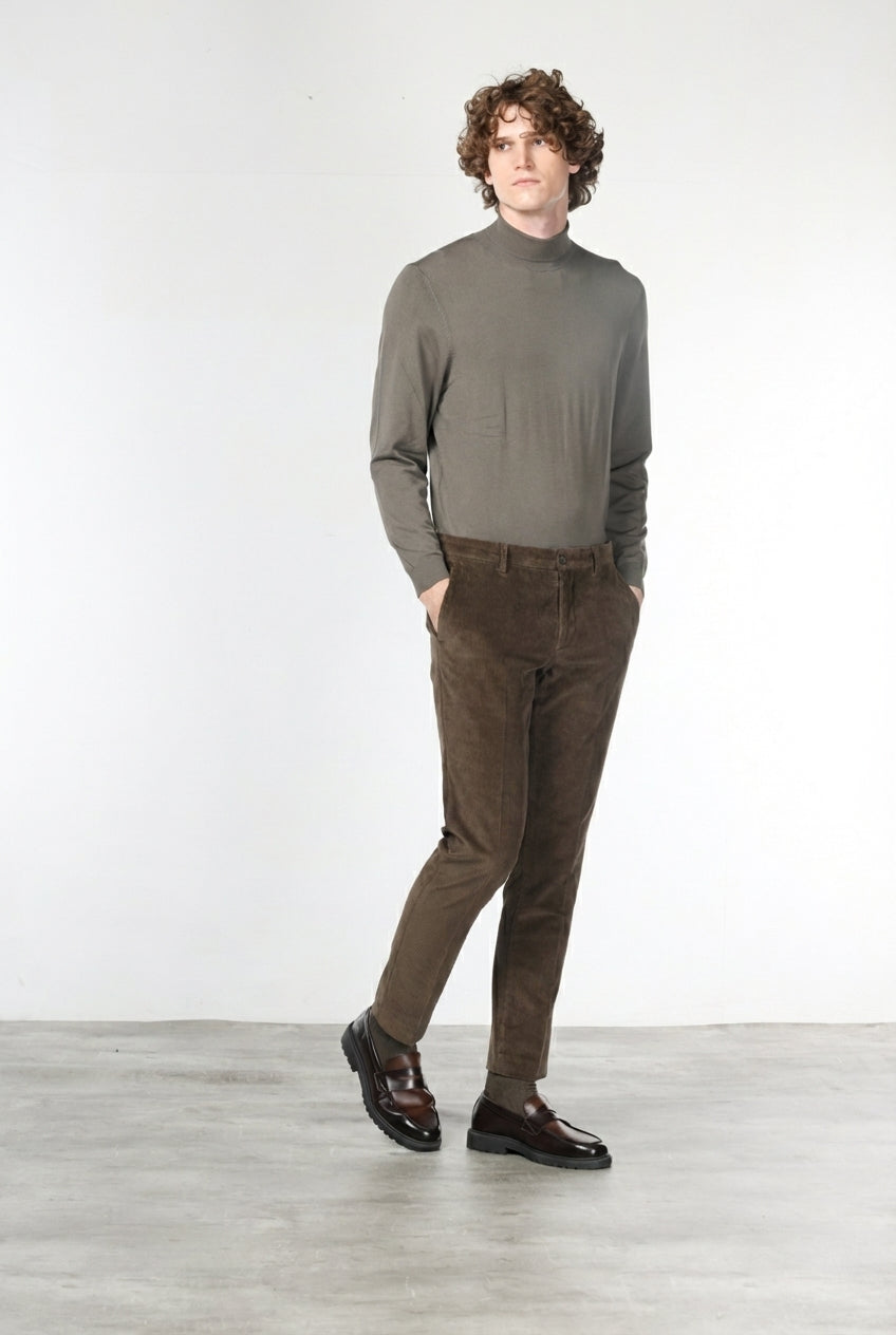 Milano men’s chino pants in 500-wale corduroy, extra slim fit ①