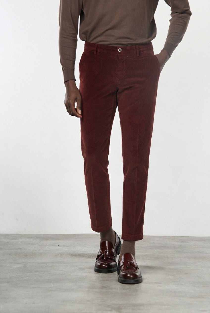 Milano Chinohose für Herren aus 500-Rippen-Samt mit extra slim fit ①

