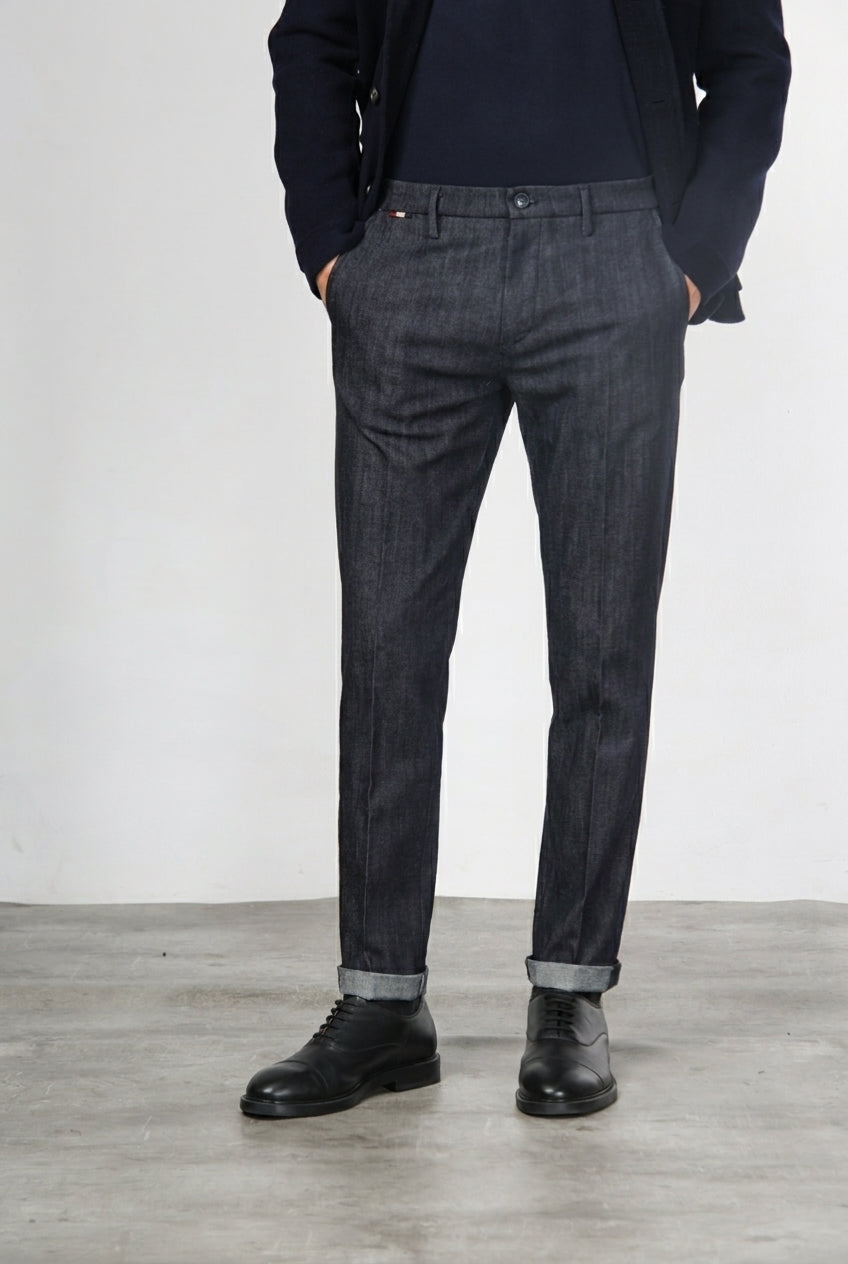 Osaka men’s chino pants in stretch denim, carrot fit