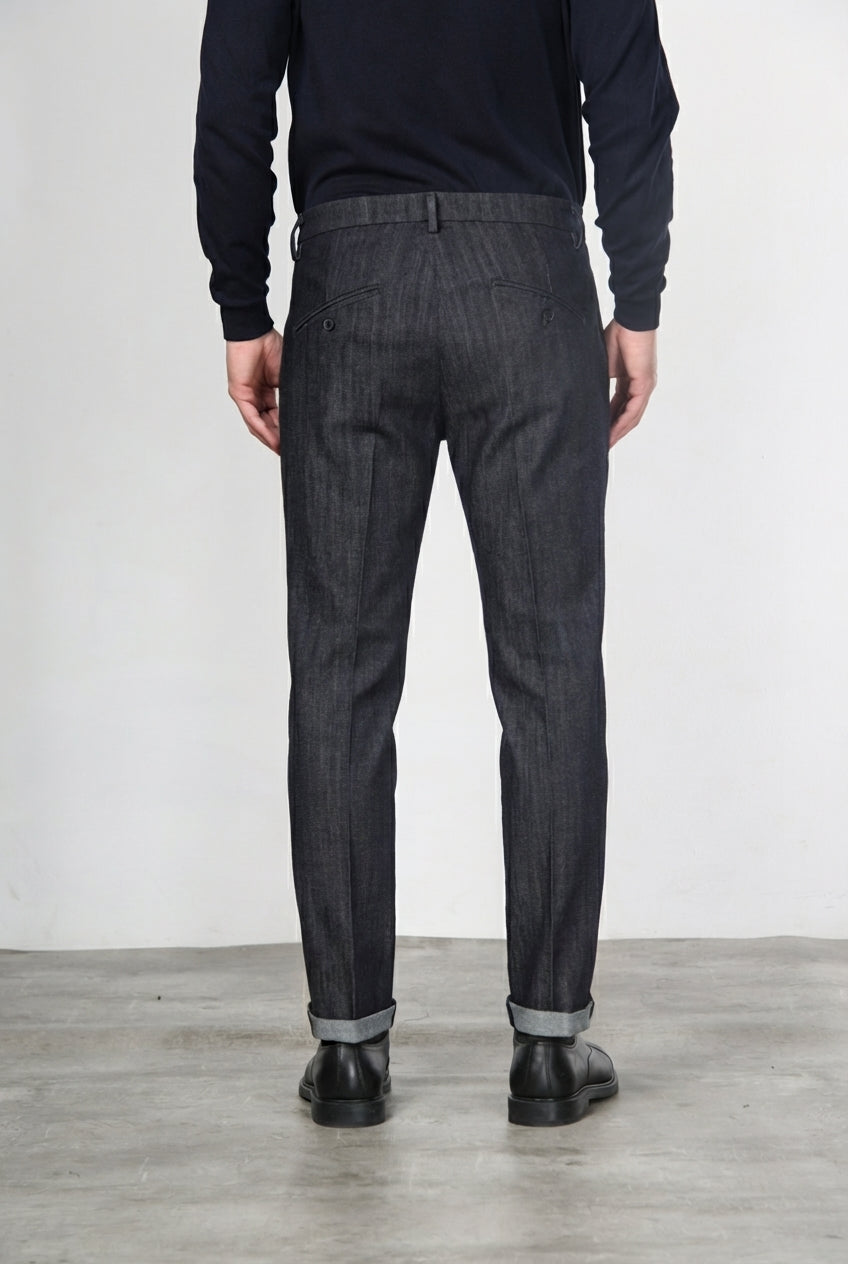 Osaka men’s chino pants in stretch denim, carrot fit