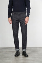 Osaka men’s chino pants in stretch denim, carrot fit