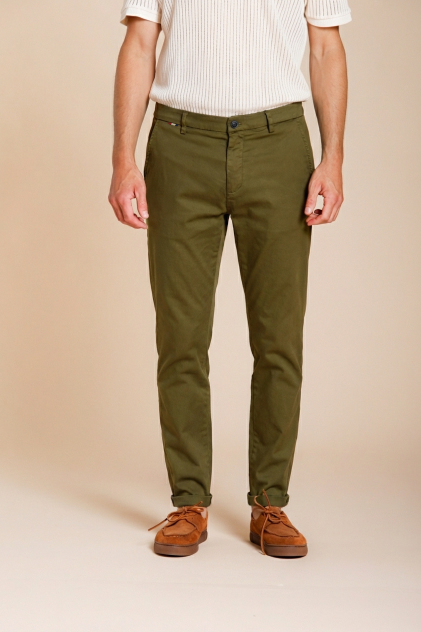 Osaka pantalone chino uomo in tricotina fine di cotone e lyocell carrot fit