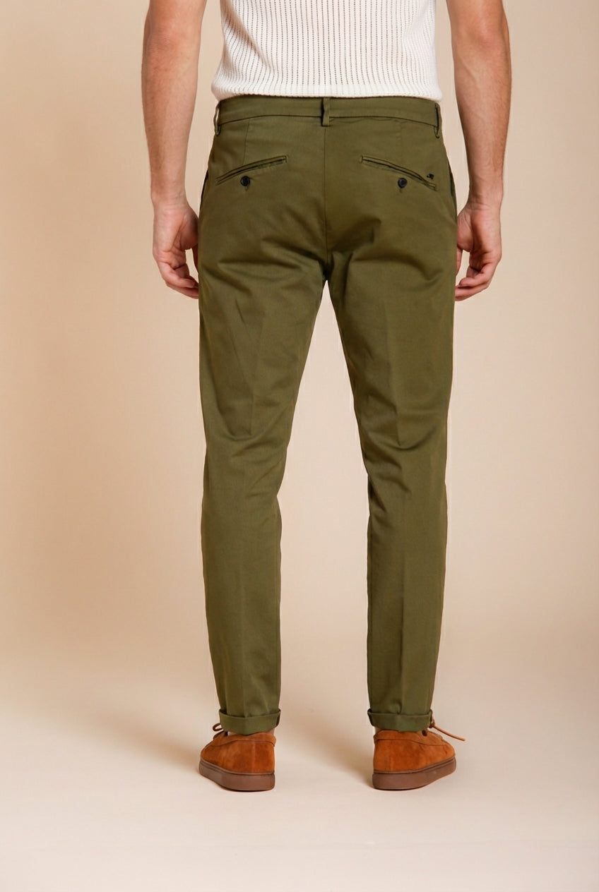 Osaka pantalone chino uomo in tricotina fine di cotone e lyocell carrot fit