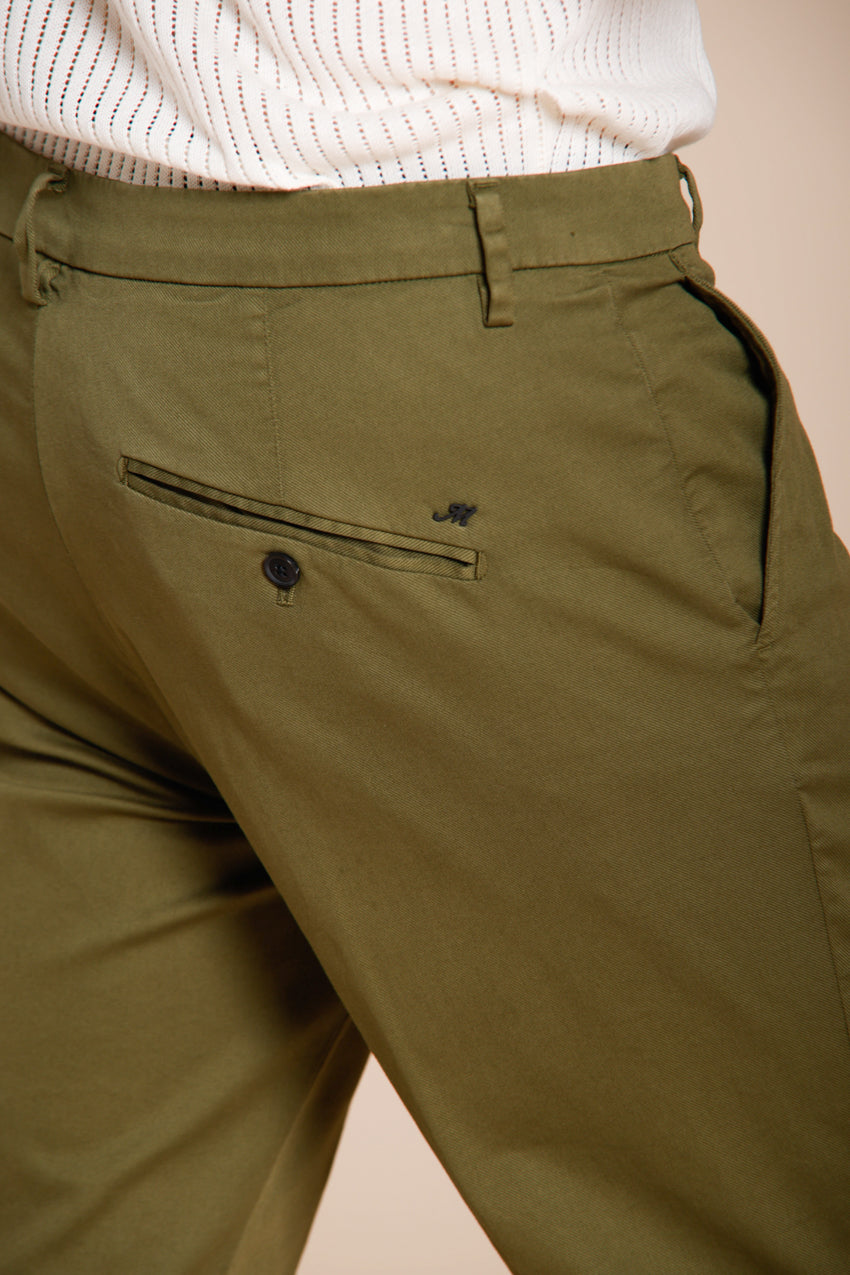 Osaka pantalone chino uomo in tricotina fine di cotone e lyocell carrot fit