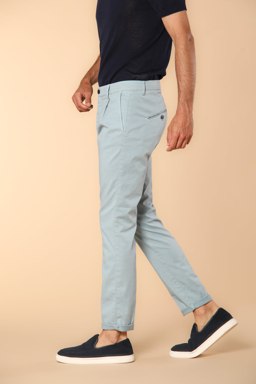 Osaka 1 Pinces pantalone chino uomo in twill di cotone e lyocell carrot fit