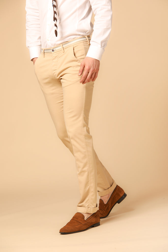 Image 3 of men's Torino Summer chino pants in dark khaki color, slim fit by Mason's