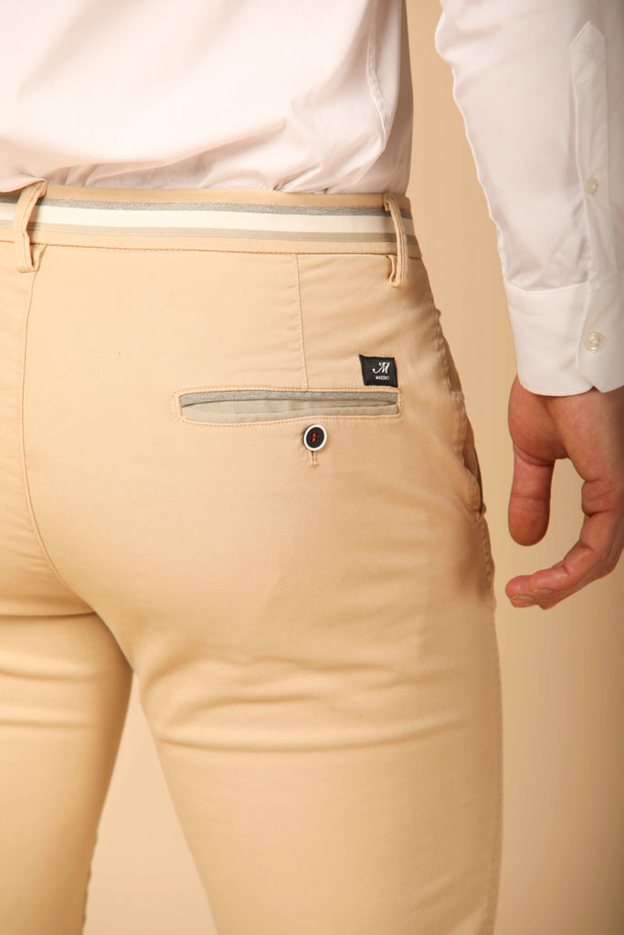 Image 5 of men's Torino Summer chino pants in dark khaki color, slim fit by Mason's