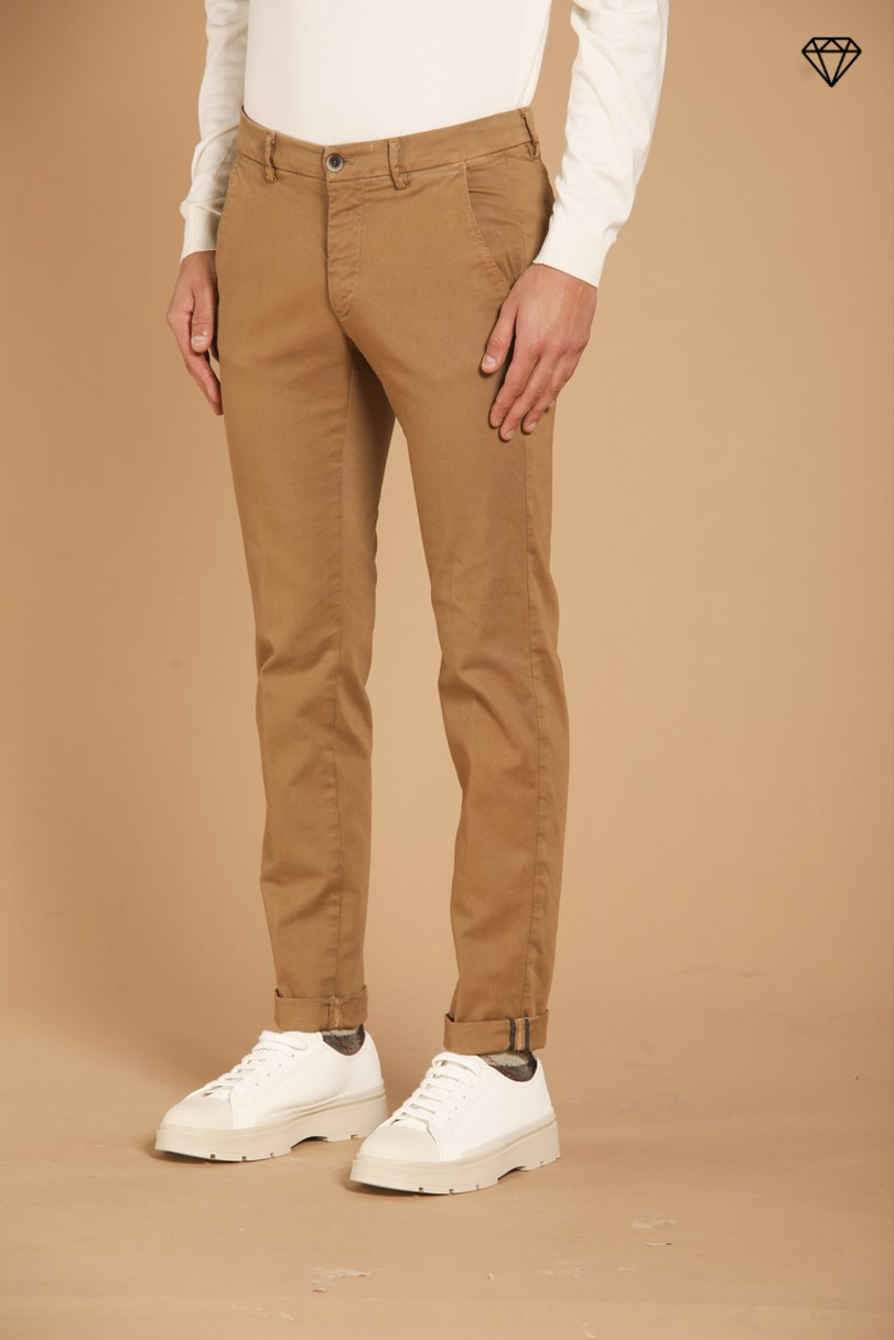 Torino pantalone chino uomo in gabardina slim fit ①