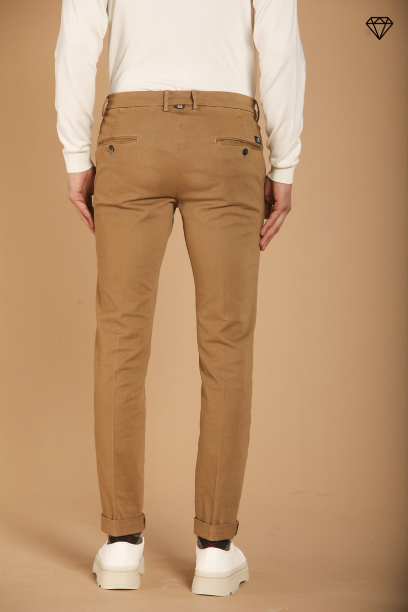 Torino pantalone chino uomo in gabardina slim fit ①