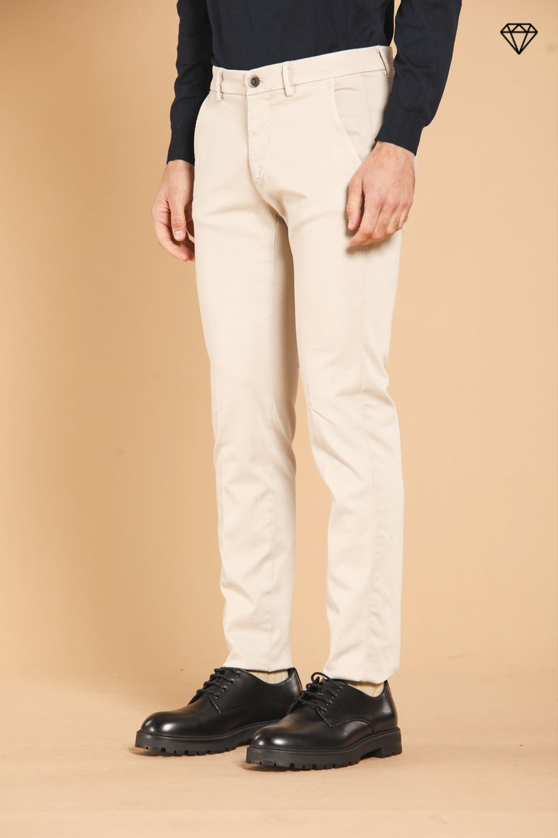 Torino Herren Chino Hose aus Gabardine Slim Fit  ①.