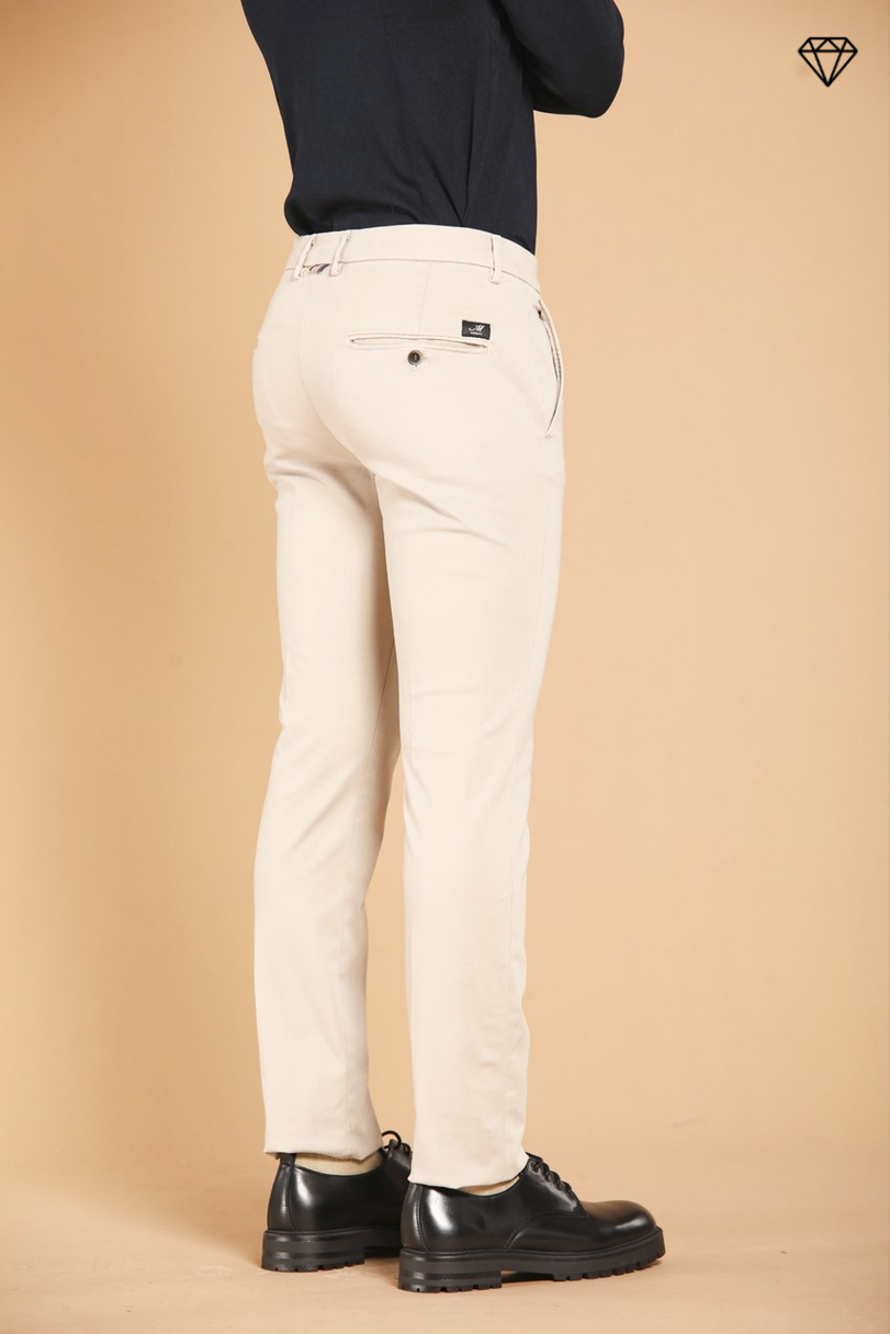 Torino Herren Chino Hose aus Gabardine Slim Fit  ①.