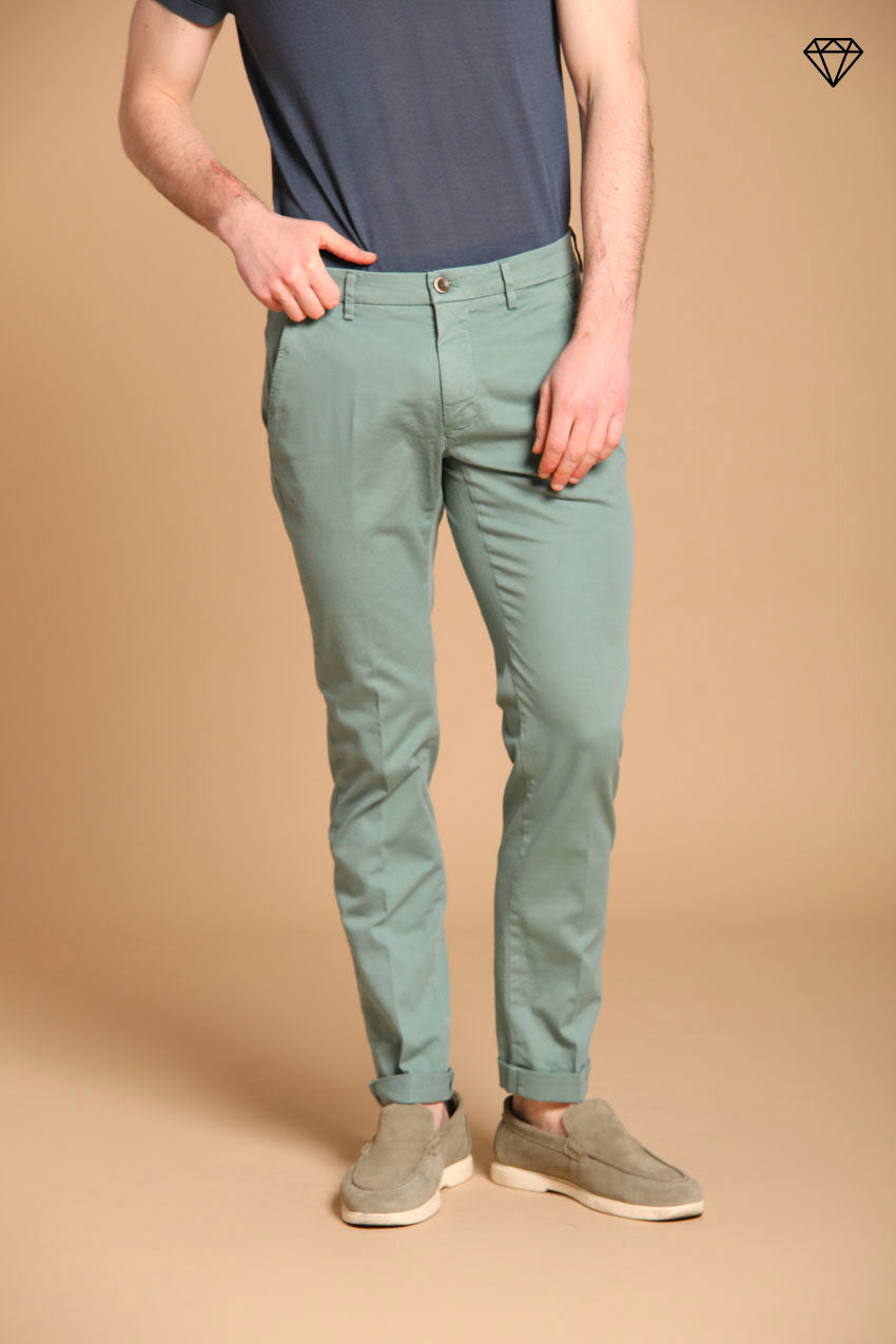 Torino pantalon chino homme en fine tricotine de coton et lyocell slim fit ①