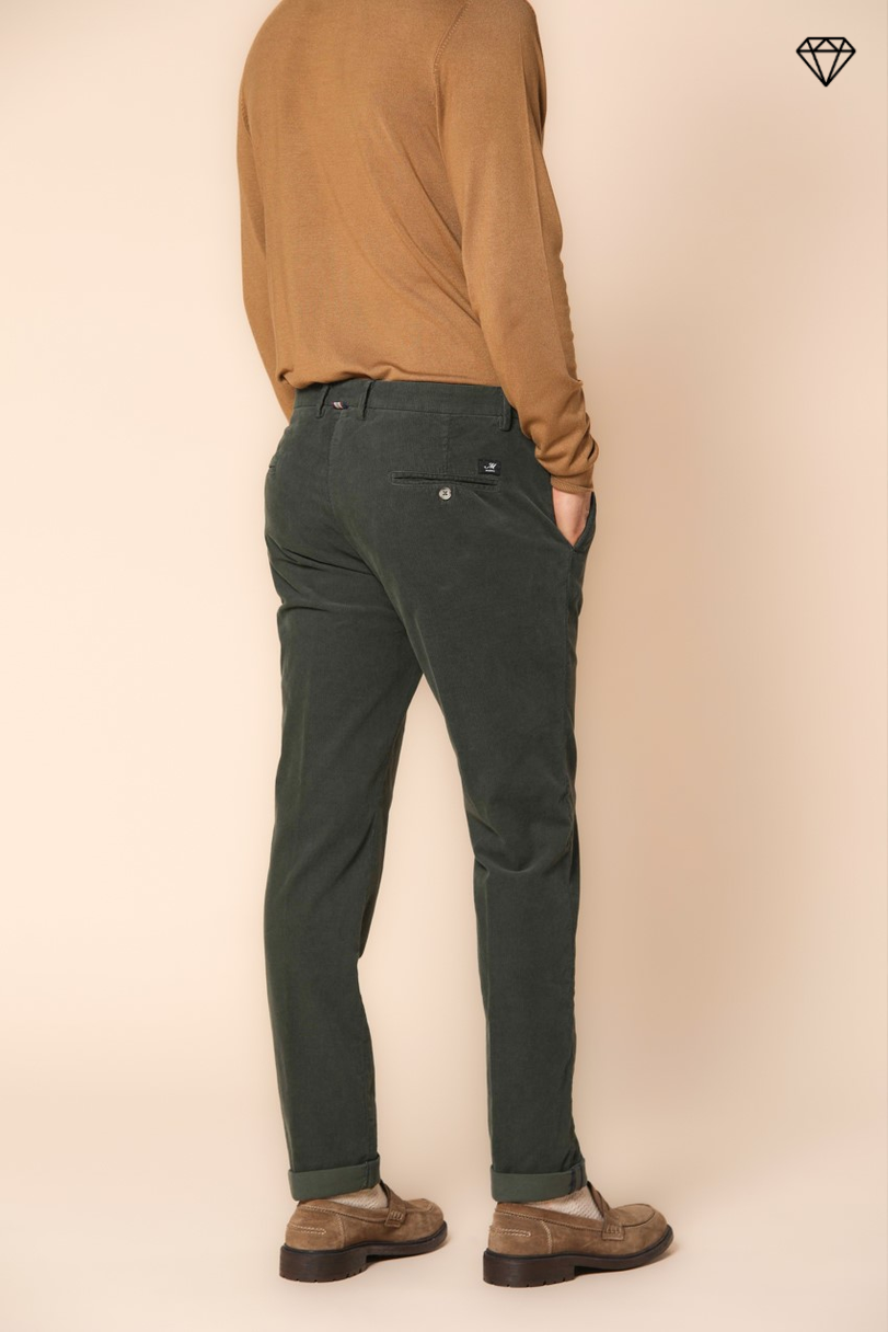 Torino pantalon chino homme en velours 1500 rayé coupe slim  ①.