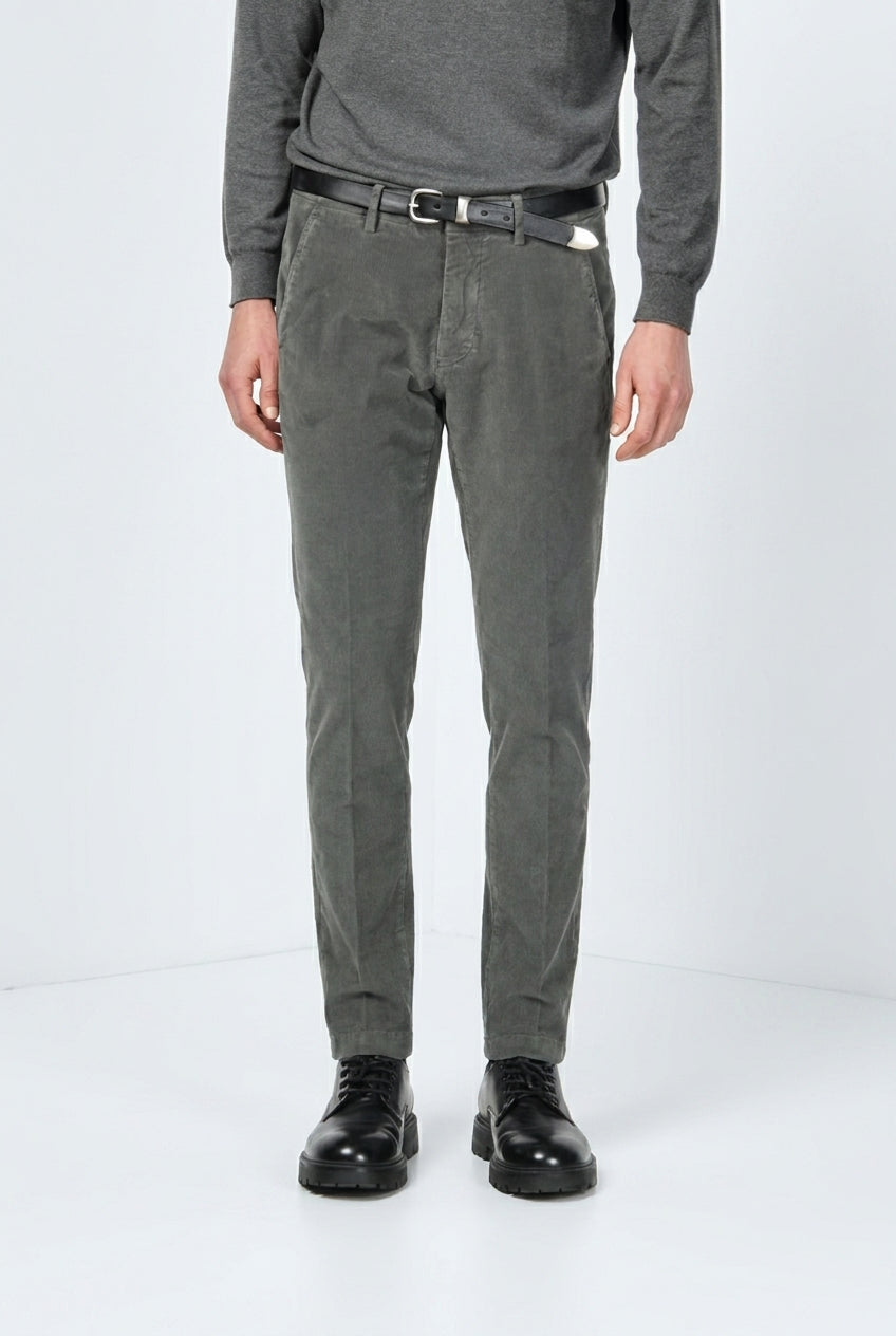 Torino men’s chino pants in 1000-wale corduroy, slim fit ①