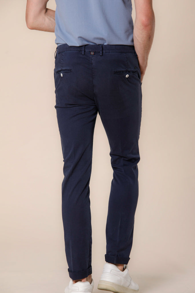 Image 2 of Mason's Torino Summer Color model navy blue cotton twill and tencel men's chino pants