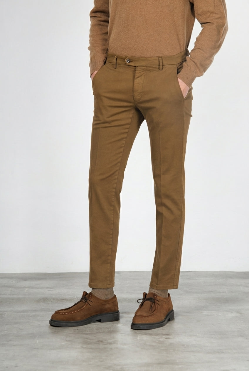 Torino Flex men’s chino pants in satin, slim fit ①