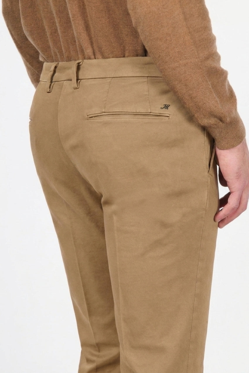 Torino Flex men’s chino pants in satin with slim fit ①
