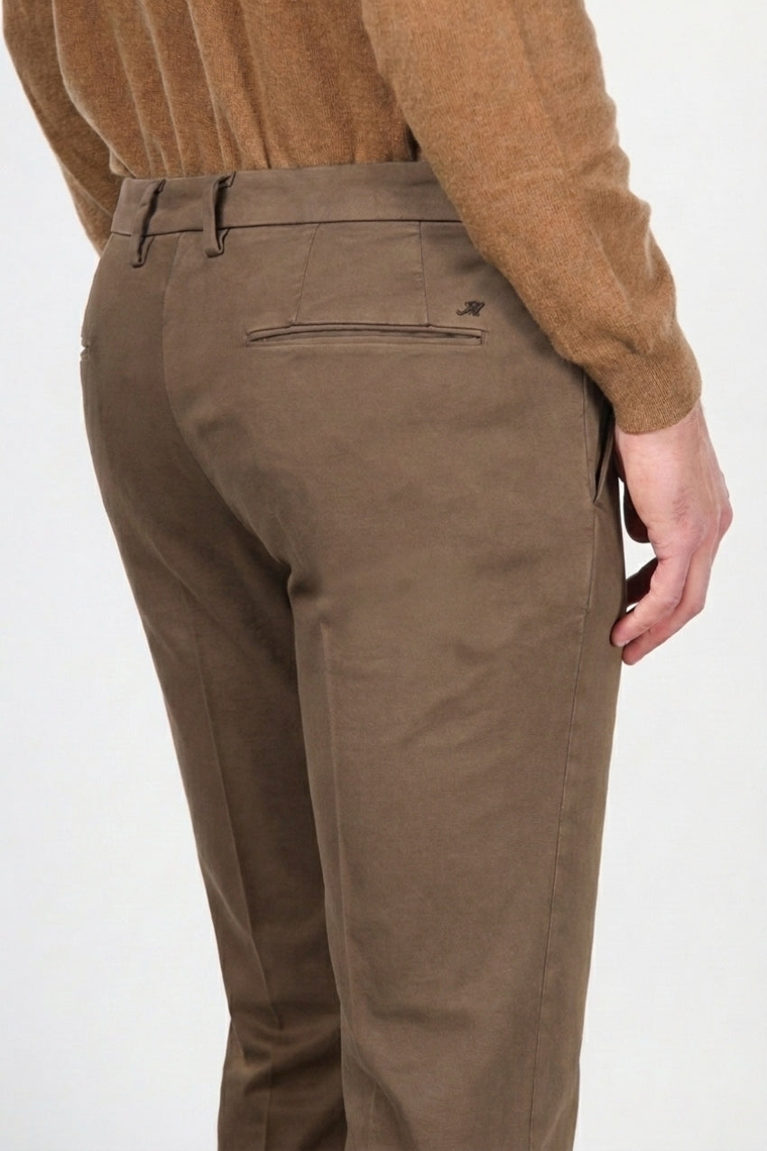 Torino Flex men’s chino pants in satin with slim fit ①