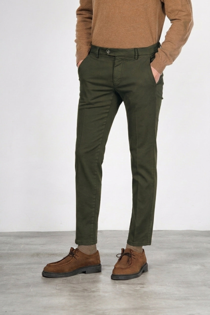 Torino Flex men’s chino pants in satin with slim fit ①