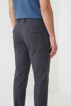 Torino City Icon Flex Hose Chino Herren aus Stretch-Baumwoll- und Leinen-Cavallery slim fit