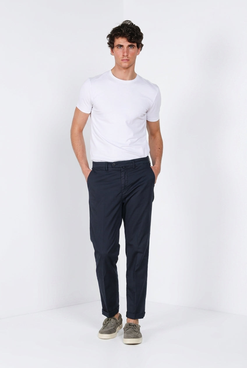 Boston Hose Chino Herren aus leichtem Stretch-Twill relaxed fit
