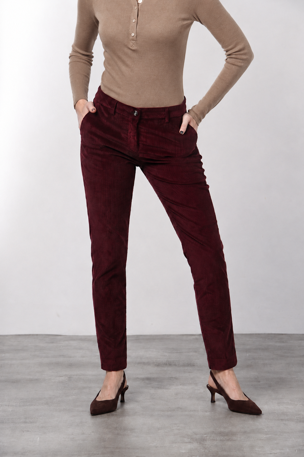 New York Slim women’s chino trousers in wide-wale corduroy slim fit ①