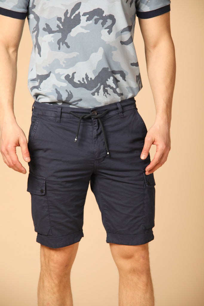 Image 1 of men's cargo Bermuda shorts, Chile Athleisure model, in blue navy , carrot fit by Mason's