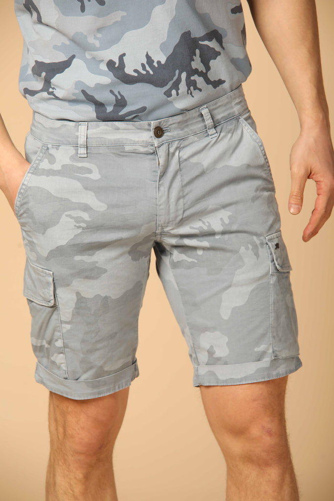 Image 1 of men's cargo Bermuda shorts, Chile model, camouflage pattern, in light blue, slim fit by Mason's