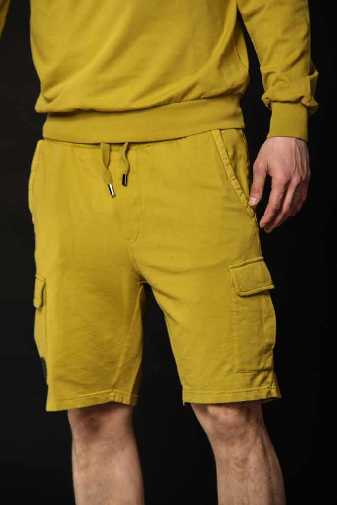 Image 1 of men's cargo Bermuda shorts, Chile model, in lime green, regular fit by Mason's