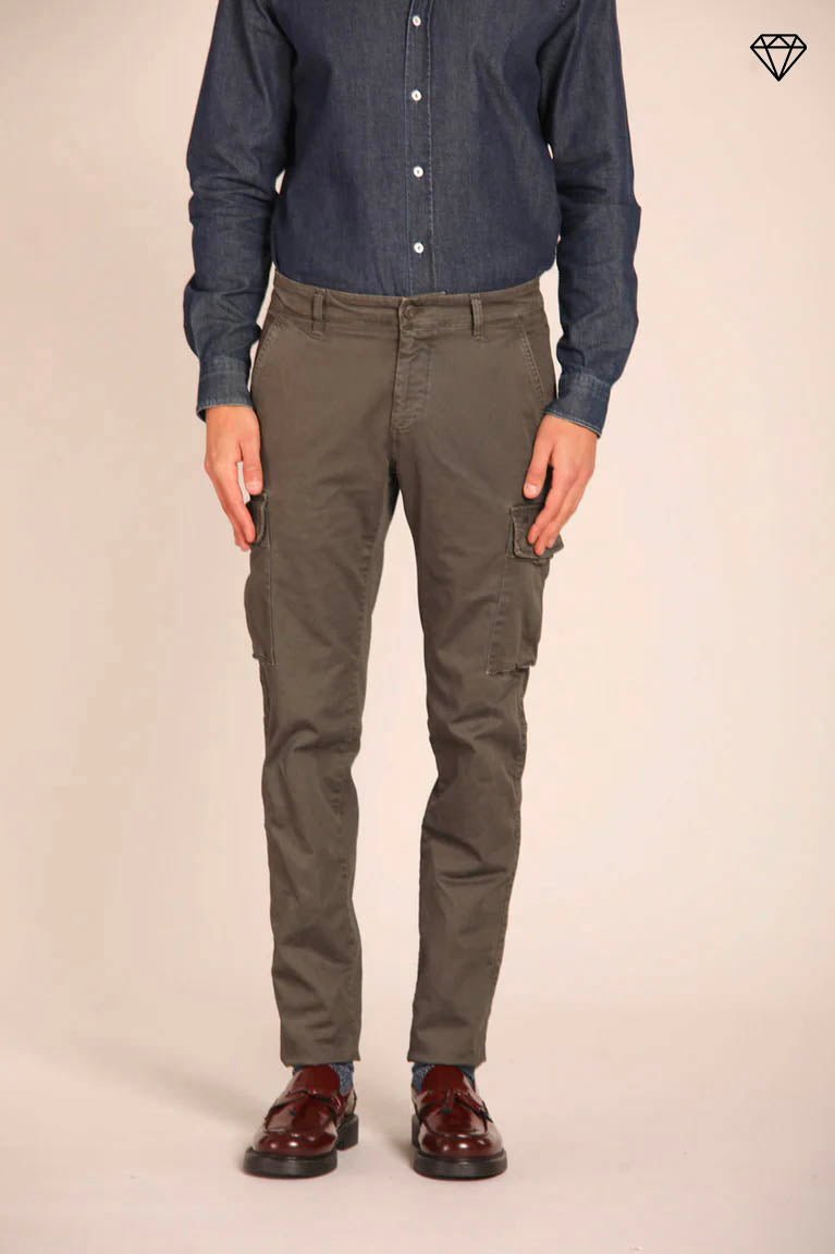 Chile Herren Cargohose aus Gabardine extra slim Fit ①