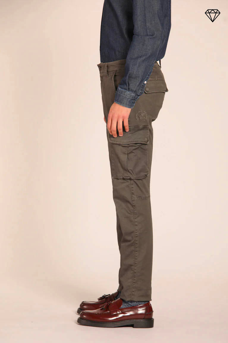 Chile Herren Cargohose aus Gabardine extra slim Fit ①