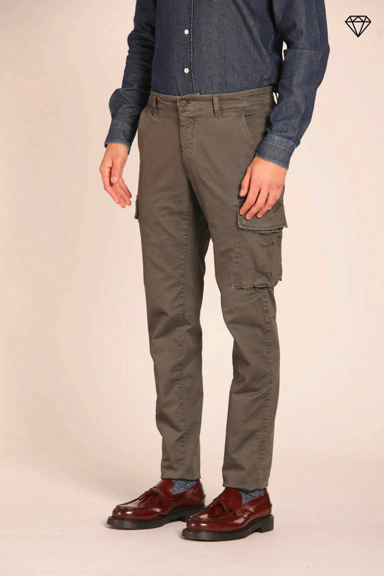 Chile Herren Cargohose aus Gabardine extra slim Fit ①