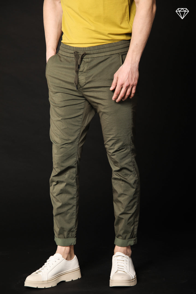 Immagine 1 di John pantalone chino uomo in cotone e nylon limited edition carrot fit colore verde di Mason's