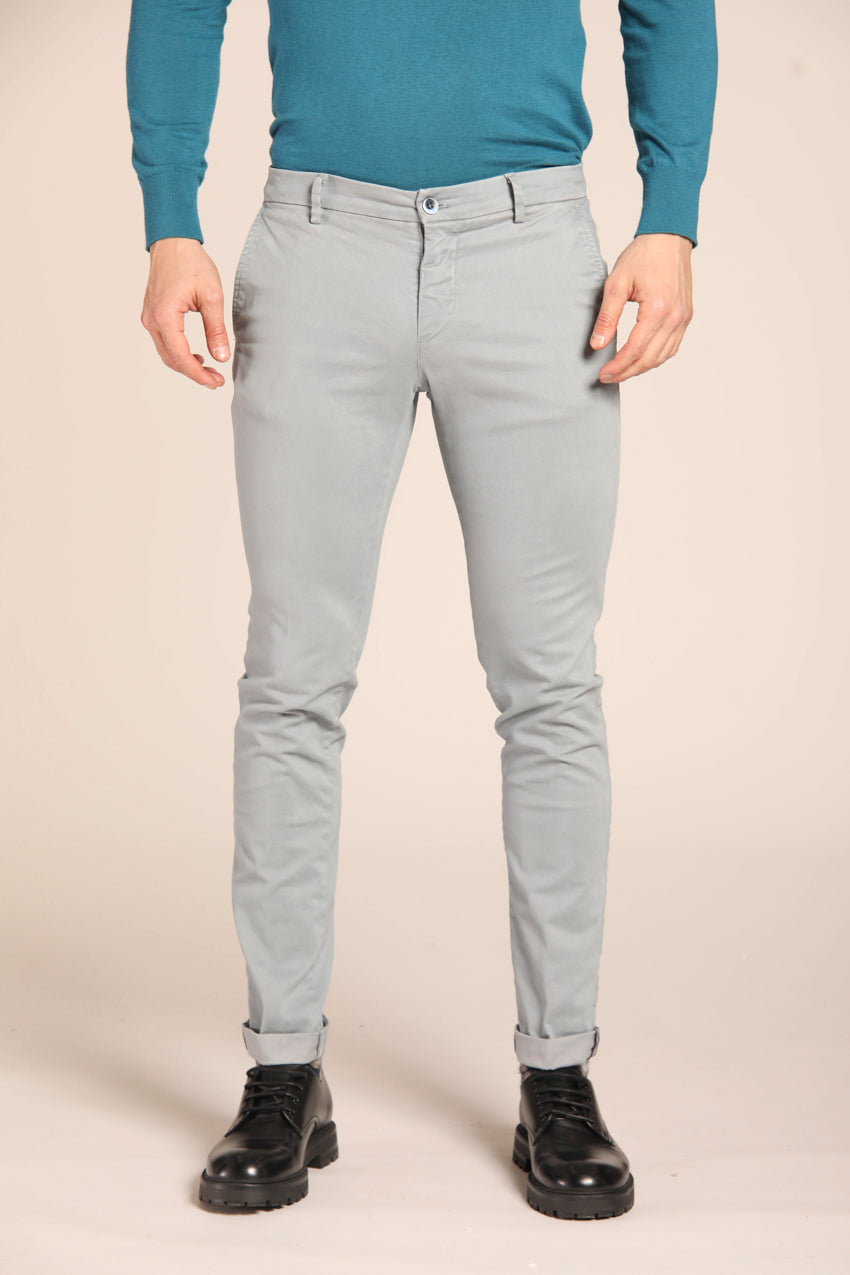 immagine 1 di pantalone chino uomo modello Milano Style, di colore azzurro, fit extra slim di Mason's