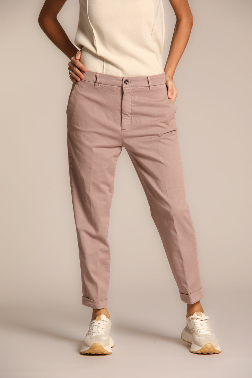 immagine 1 di pantalone chino donna, modello New York Cozy, di colore glicine, fit relaxed di mason's