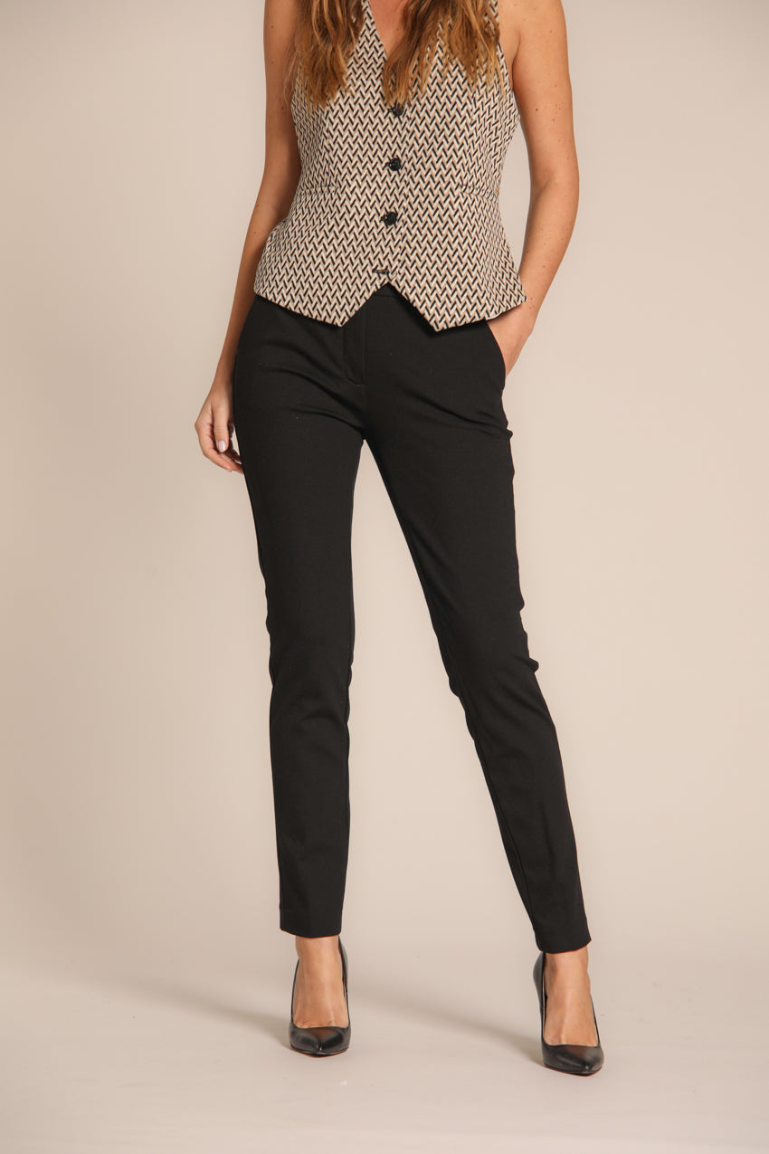 immagine 1 di pantalone chino donna, modello New York in jersey tecnico di colore nero, slim fit di Mason's