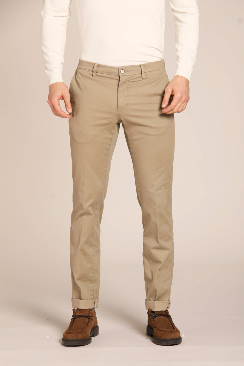 immagine 1 di pantalone chino uomo modello new york, di colore kaki, fit regualr di mason's