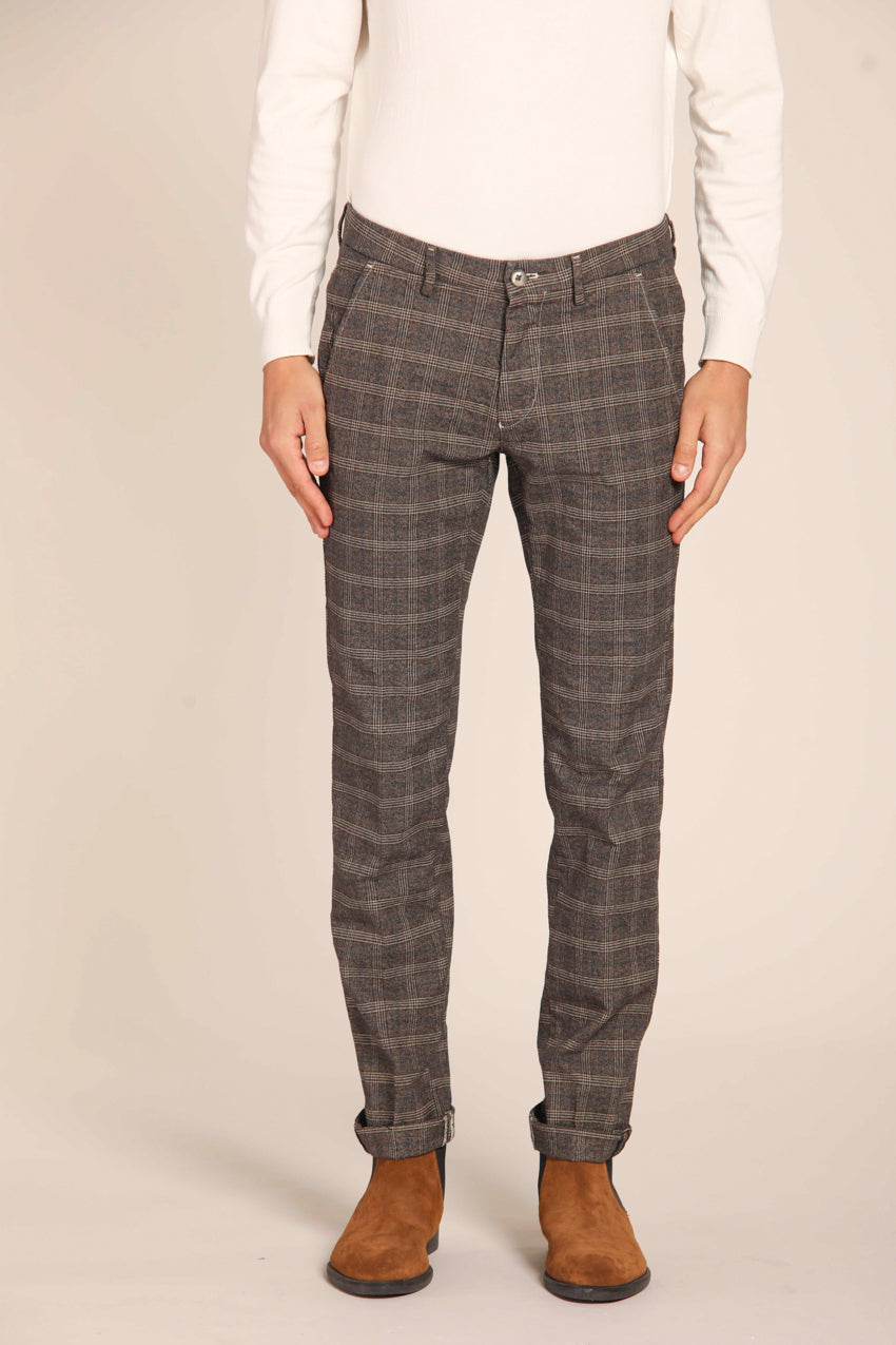 immagine 1 di pantalone chino uomo modello Torino Style, di colore ghiaccio, fit slim di mason's