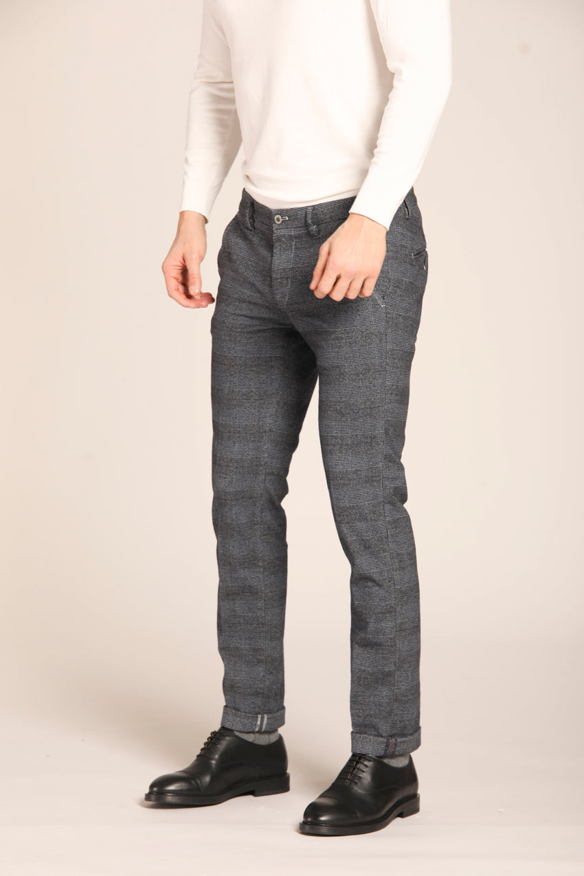 immagine 1 di pantalone chino uomo modello Torino Style, con pattern galles sfumato, di colore grigio, fit slim di Mason's