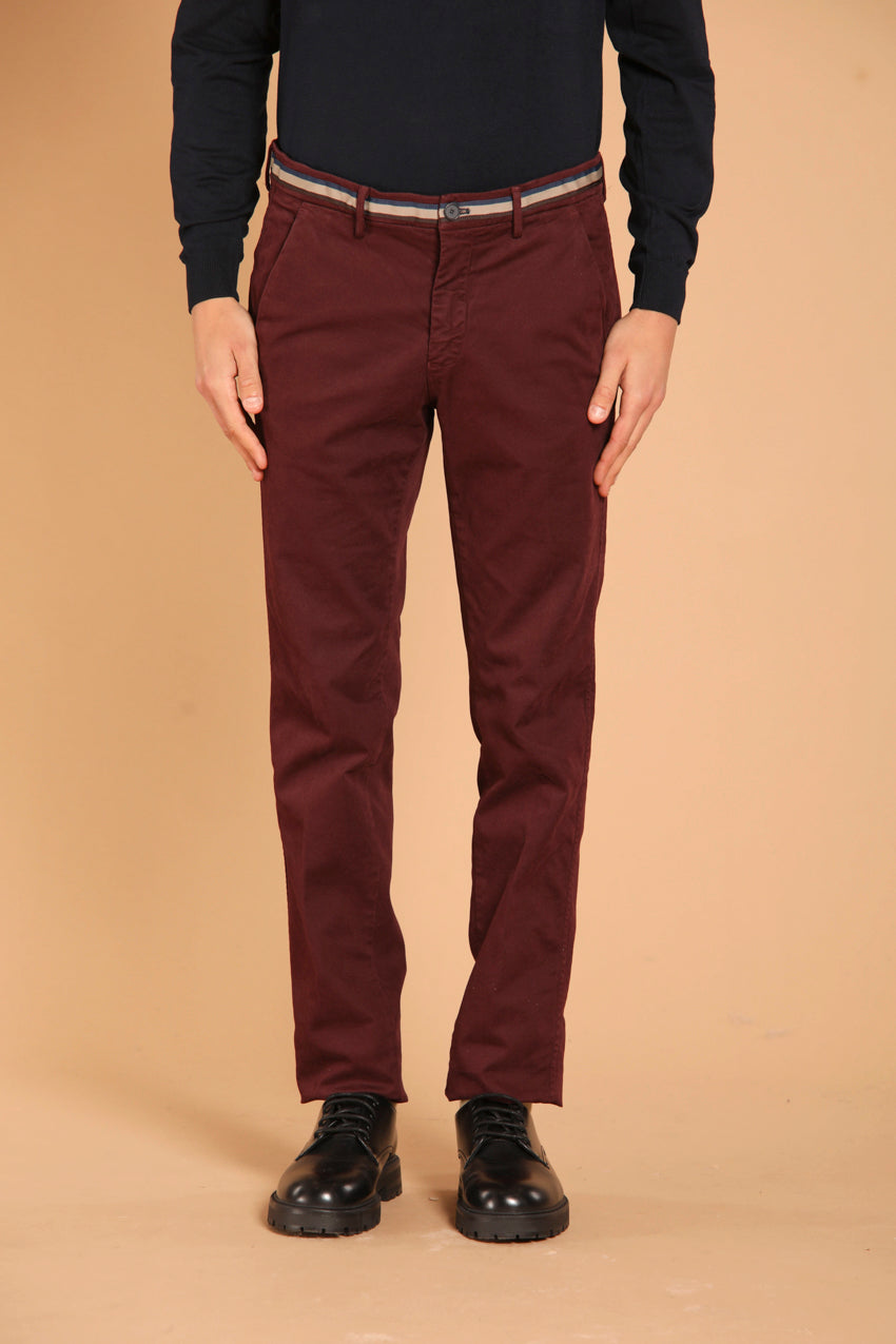 immagine 1 di pantalone chino uomo, modello Torino Winter, di colore bordeaux, fit slim di Mason's