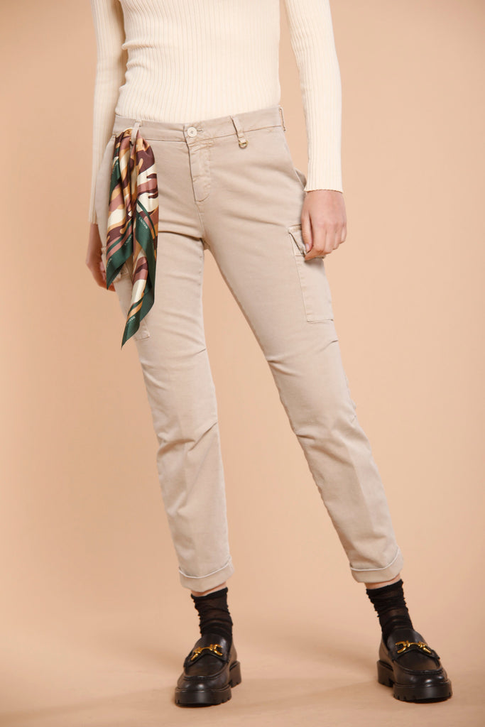 Chile City woman cargo pants in satin curvy