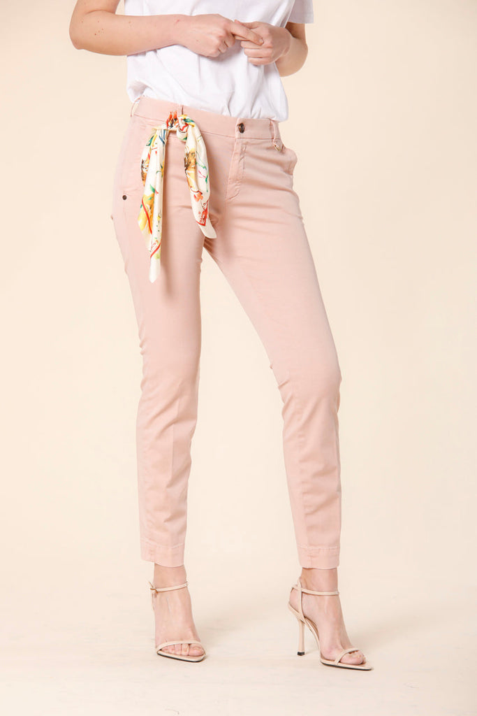 Image 1 of women's chino pants in pink colored gabardine Jaqueline Archivio model by Mason's