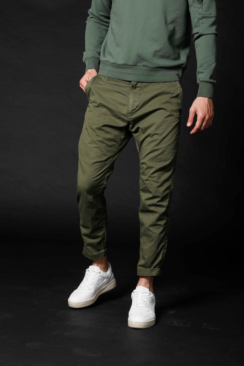 image 1 de pantalon chino homme en twill édition limitée modèle john coolkhinos en vert coupe carotte de mason's