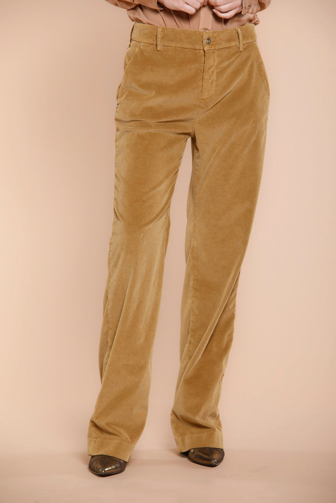 Image 1 of women's chino pants in carpenter-colored corduroy New York Straight model by mason's