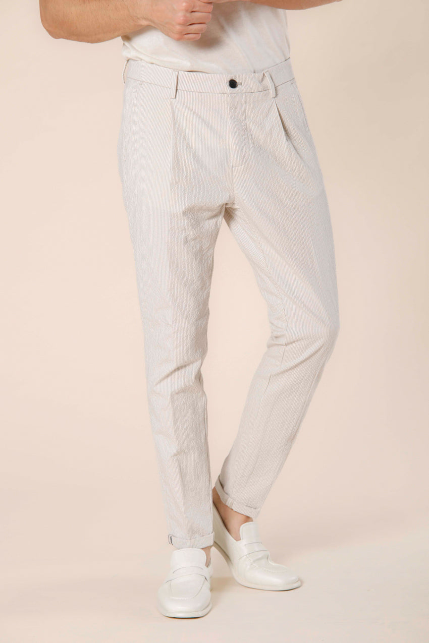 Image 1 du pantalon chino homme en seersucker beige avec rayure modéle Osaka 1 Pinces par Mason's