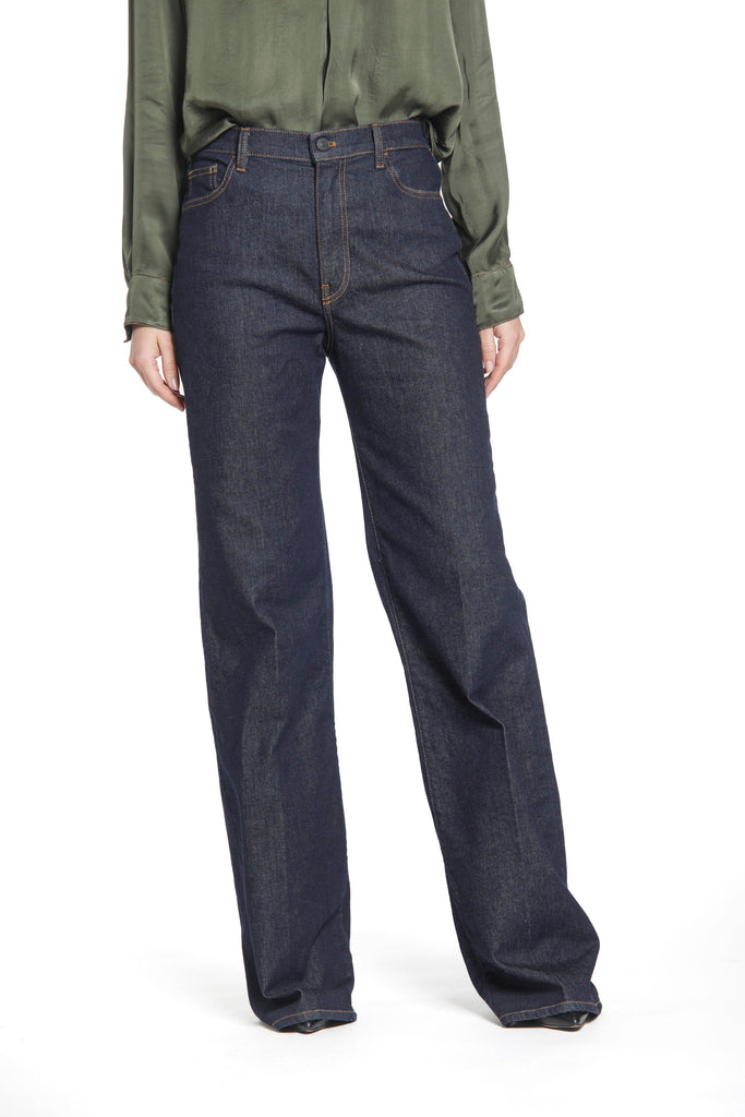 Image 2 of woman's 5-pocket pants in stretch denim colour navy blue Sienna model by Mason's 