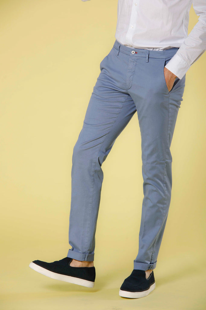 Image 4 of men's cotton twill and tencel light blue color chino pants Torino Summer Color model by Mason's